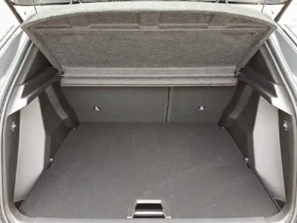 Photo 5 Peugeot 2008  Hybrid 145 ch e-DCS6