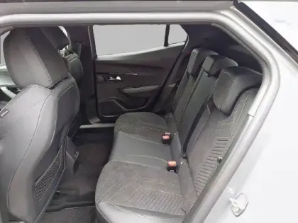 Photo 11 Peugeot 2008  Hybrid 145 ch e-DCS6