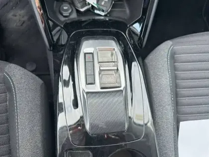 Photo 13 Peugeot 208  Electrique 50 kWh 136ch