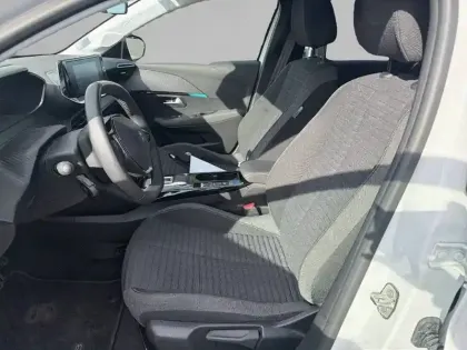 Photo 10 Peugeot 208  Electrique 50 kWh 136ch