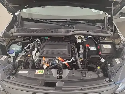 Photo 51 Peugeot 2008  Electrique 136 ch