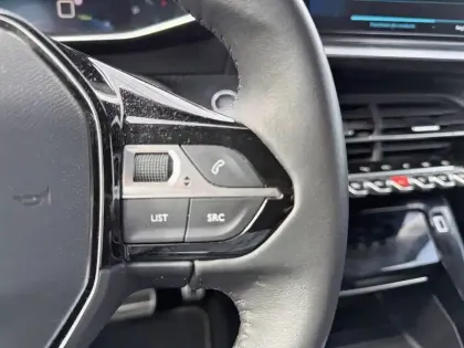 Photo 19 Peugeot 2008  Electrique 136 ch