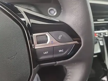 Photo 45 Peugeot 2008  Electrique 136 ch
