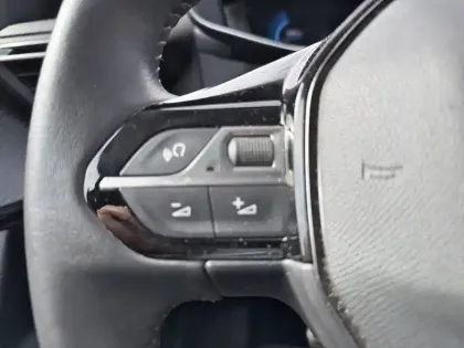 Photo 18 Peugeot 2008  Electrique 136 ch
