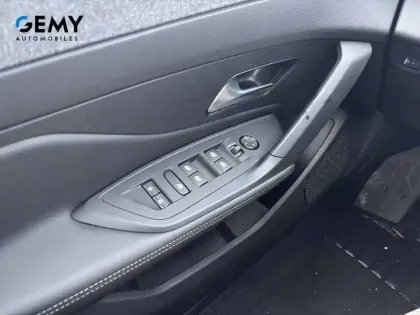Photo 25 Peugeot 408  Plug-in Hybrid 225 ch e-DCS7