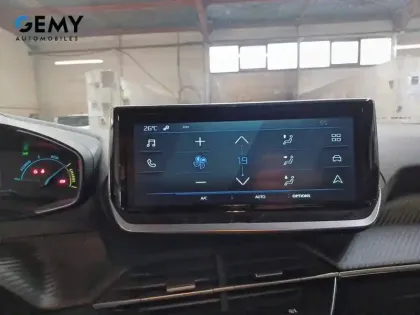Photo 17 Peugeot 2008  Hybrid 110 ch e-DCS6