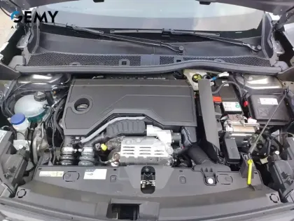 Photo 13 Peugeot 2008  Hybrid 110 ch e-DCS6