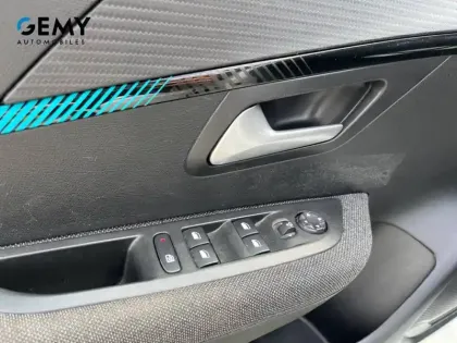 Photo 11 Peugeot 208  Electrique 50 kWh 136ch