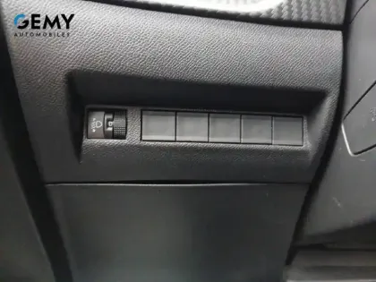 Photo 48 Peugeot 208  PureTech 100 S&S BVM6