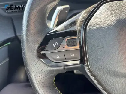 Photo 17 Peugeot 208  PureTech 100 S&S BVM6