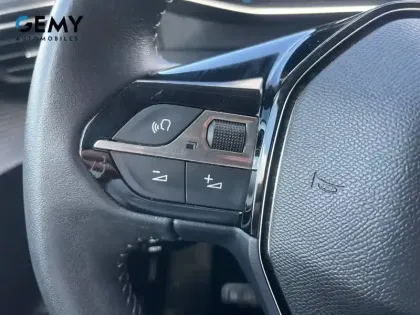 Photo 12 Peugeot 208  Electrique 50 kWh 136ch