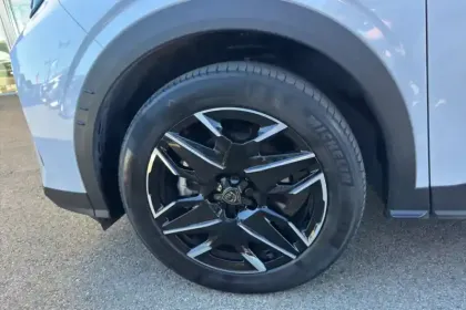 Photo 9 Peugeot 5008  Hybrid 145 ch e-DCS6