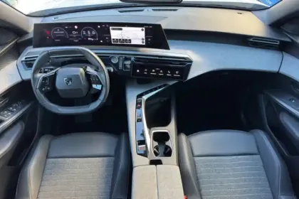 Photo 18 Peugeot 5008  Hybrid 145 ch e-DCS6