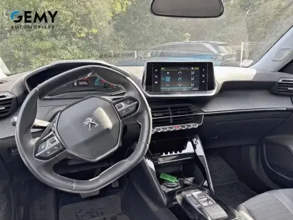 Photo 7 Peugeot 2008  Electrique 136 ch