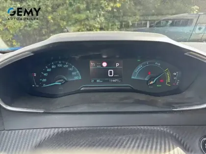 Photo 18 Peugeot 2008  Electrique 136 ch