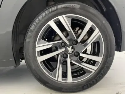 Photo 15 Peugeot 208  PureTech 100 S&S BVM6
