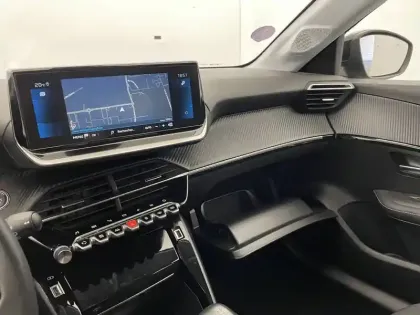 Photo 24 Peugeot 208  PureTech 100 S&S BVM6
