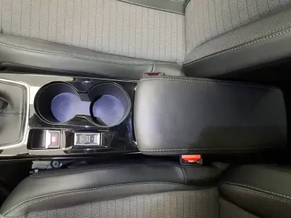 Photo 33 Peugeot 2008  BlueHDi 110 S&S BVM6
