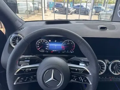 Photo 14 Mercedes GLA  200 d 8G-DCT