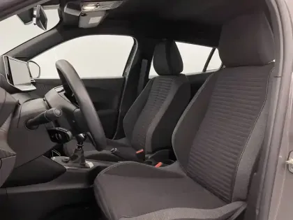 Photo 13 Peugeot 2008  PureTech 100 S&S BVM6
