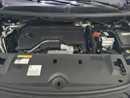 Photo 14 Peugeot 5008  Hybrid 145 ch e-DCS6