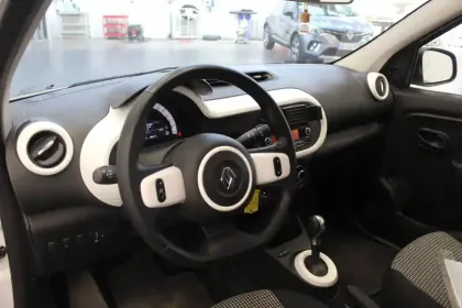 Photo 8 Renault Twingo  III E-Tech