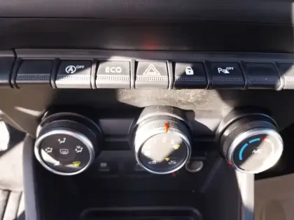 Photo 27 Dacia Duster  TCe 150 FAP 4x2 EDC