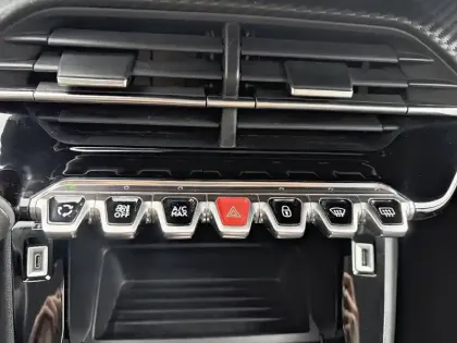 Photo 16 Peugeot 208  Electrique 50 kWh 136ch