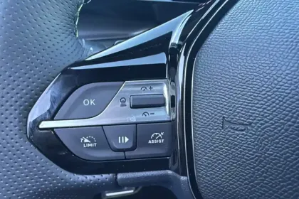 Photo 23 Peugeot 308  Hybrid 145 e-DCS6
