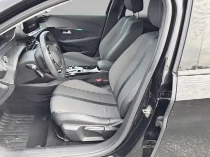 Photo 10 Peugeot 208  Electrique 50 kWh 136ch