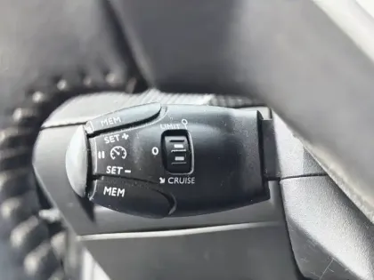 Photo 18 Peugeot 208  Electrique 50 kWh 136ch