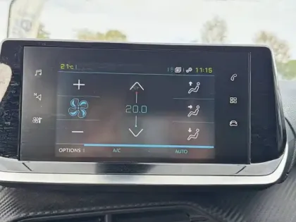 Photo 21 Peugeot 208  Electrique 50 kWh 136ch