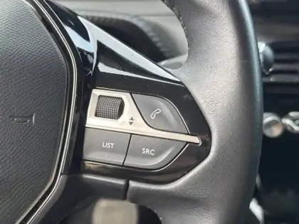 Photo 17 Peugeot 208  Electrique 50 kWh 136ch