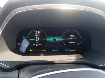 Photo 9 Renault Captur  E-Tech full hybrid 160 ch
