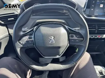 Photo 15 Peugeot 208  PureTech 75 S&S BVM5