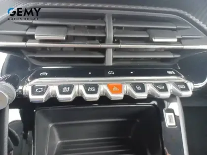 Photo 15 Peugeot 208  Hybrid 100 e-DCS6