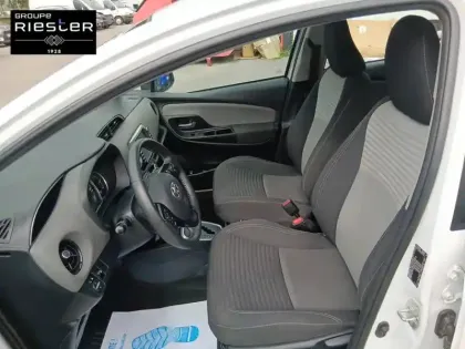 Photo 10 Toyota Yaris  Hybride 100h