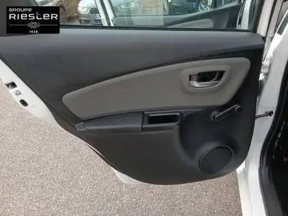 Photo 14 Toyota Yaris  Hybride 100h