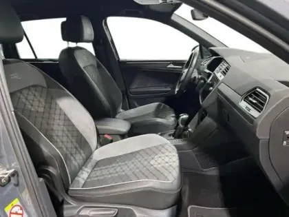 Photo 8 Volkswagen Tiguan 2.0 TDI 150ch DSG7 R-Line