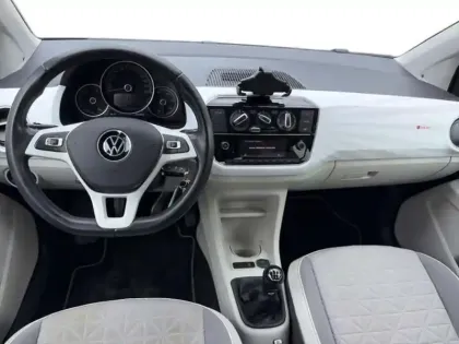 Photo 7 Volkswagen Up ! 2.0 1.0 65 BlueMotion Technology BVM5 Beats Audio