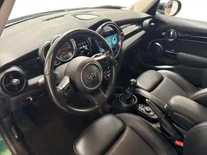 Photo 8 Mini Mini F55 LCI II Hatch 5 Portes Cooper 136 ch Edition Camden