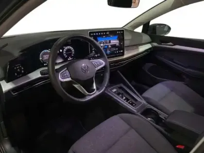 Photo 8 Volkswagen Golf 1.5 eHybrid 204 DSG6 VW Edition