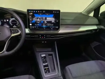 Photo 9 Volkswagen Golf 1.5 eHybrid 204 DSG6 VW Edition