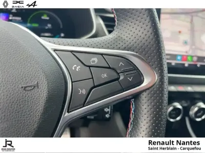 Photo 13 Renault Arkana  1.6 E-Tech 145ch full hybrid esprit Alpine - Système Bose