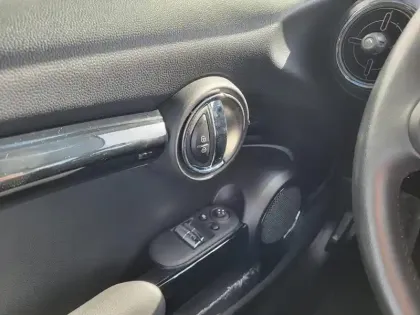 Photo 12 Mini Mini  Cooper 136ch  Edition Camden BVA7