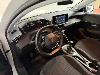 Photo 7 Peugeot 208  1.2 PureTech 100ch S&S Style