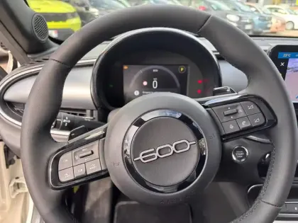 Photo 13 Fiat 600  1.2 Hybrid Turbo 145ch Sport eDCT6