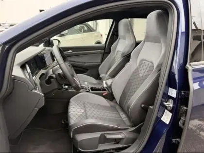 Photo 23 Volkswagen Golf  1.5 eTSI OPF 150ch R-Line DSG7