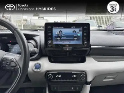 Photo 11 Toyota Yaris  116h Iconic 5p Pack Techno