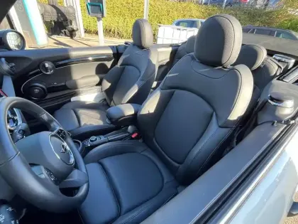 Photo 9 Mini Mini Cabrio Cooper 136ch Edition Premium Plus BVA7
